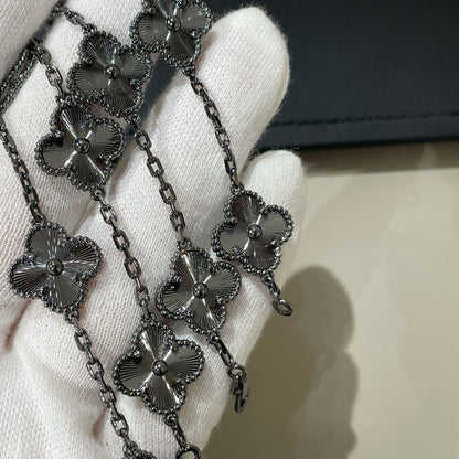 [Luxery]CLOVER 5 MOTIF BLACK BRACELET