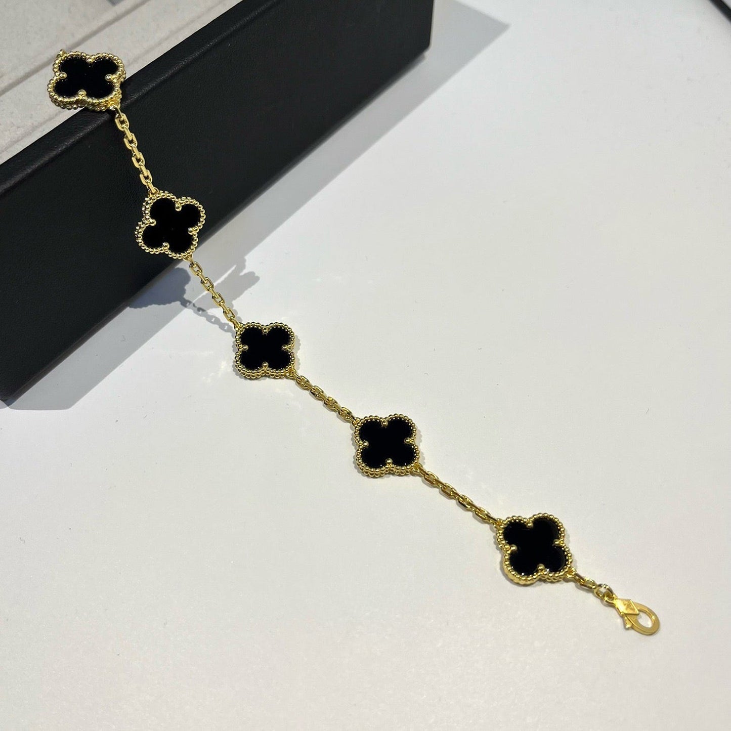 [Luxery] CLOVER 5 MOTIF ONYXS BRACELET COLLECTION