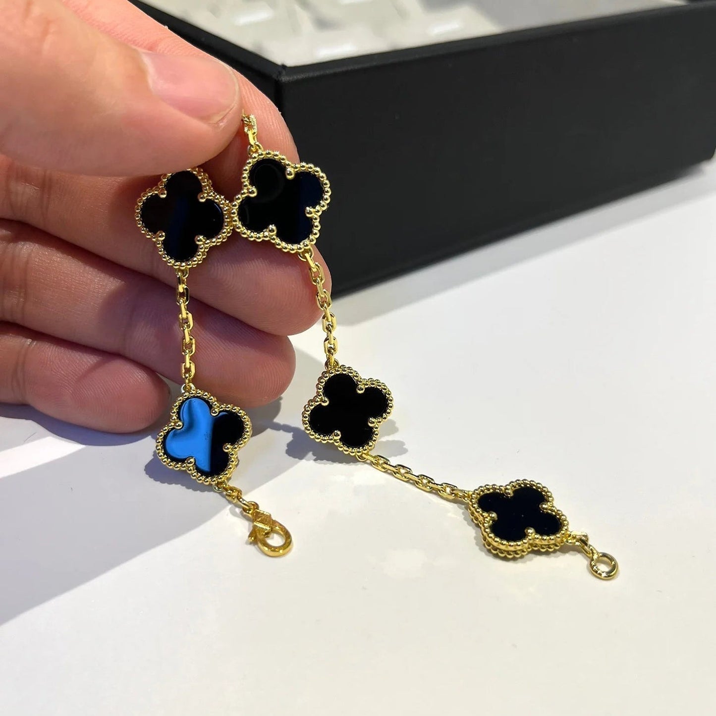 [Luxery] CLOVER 5 MOTIF ONYXS BRACELET COLLECTION