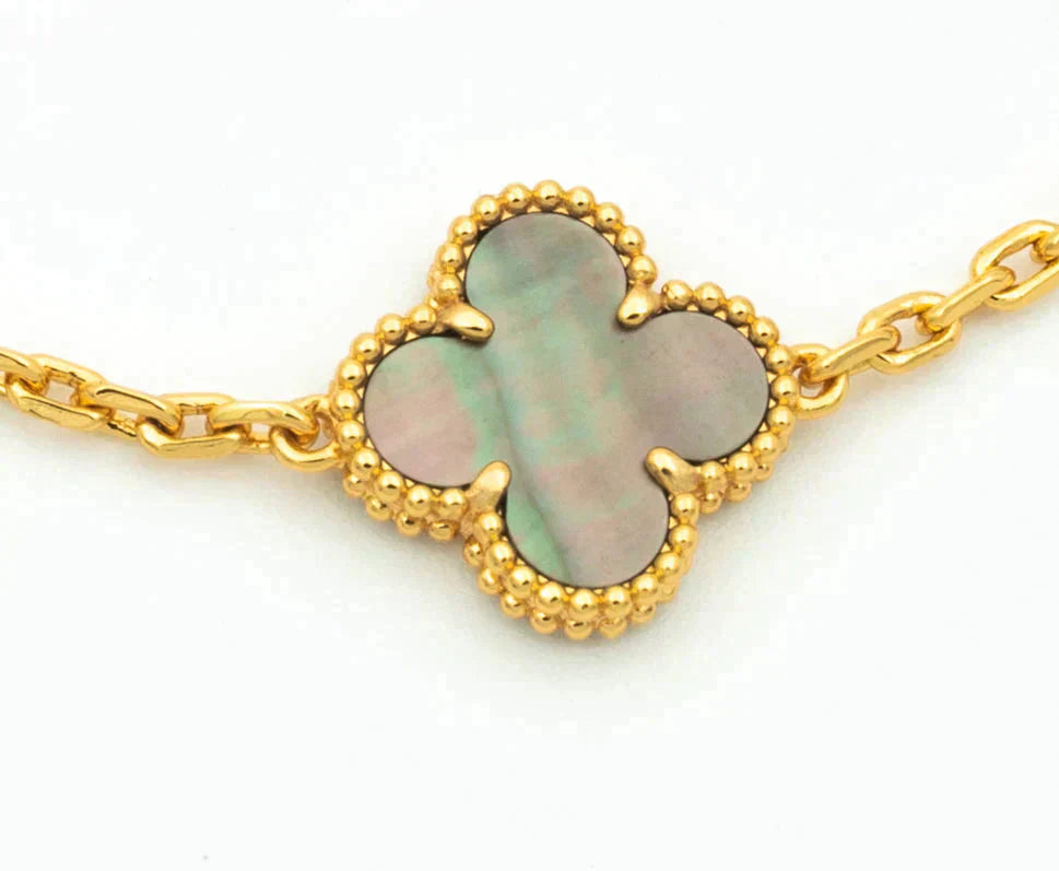[Luxery] CLOVER 5 MOTIF GRAY MOP BRACELET COLLECTION