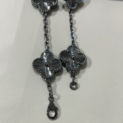 [Luxery]CLOVER 5 MOTIF BLACK BRACELET