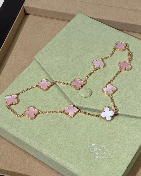[Luxery Jewellery] Pink Necklace with Ten Clover Designs