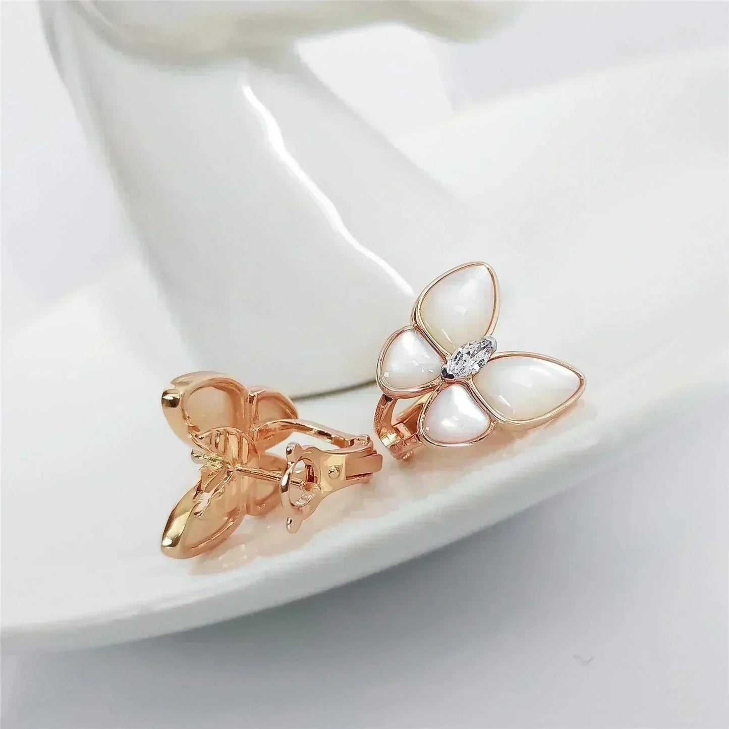 [Luxery]BUTTERFLY MOP DIAMOND EARRINGS