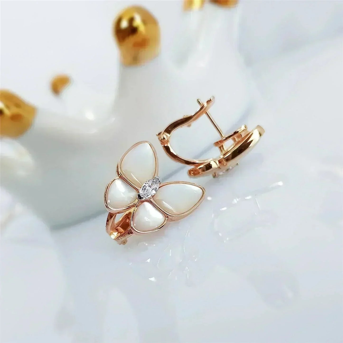 [Luxery]BUTTERFLY MOP DIAMOND EARRINGS