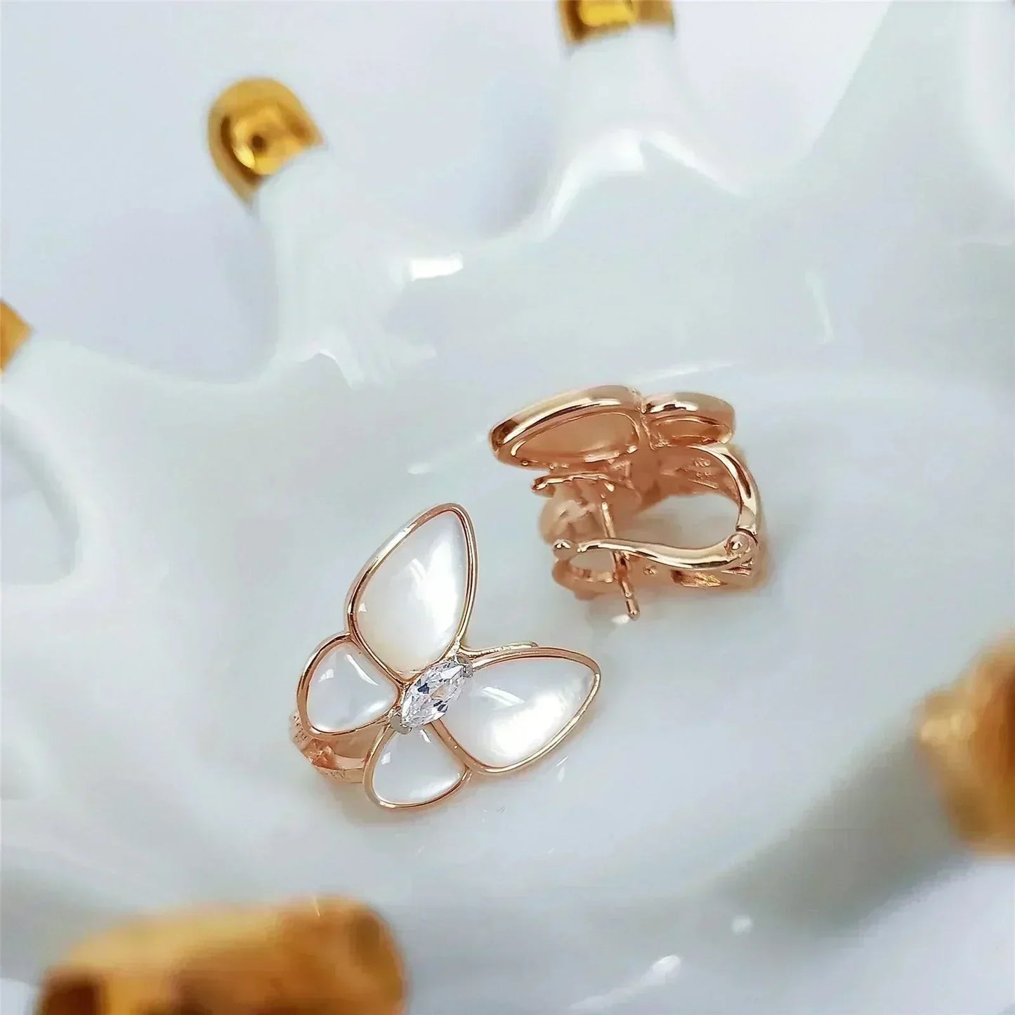 [Luxery]BUTTERFLY MOP DIAMOND EARRINGS