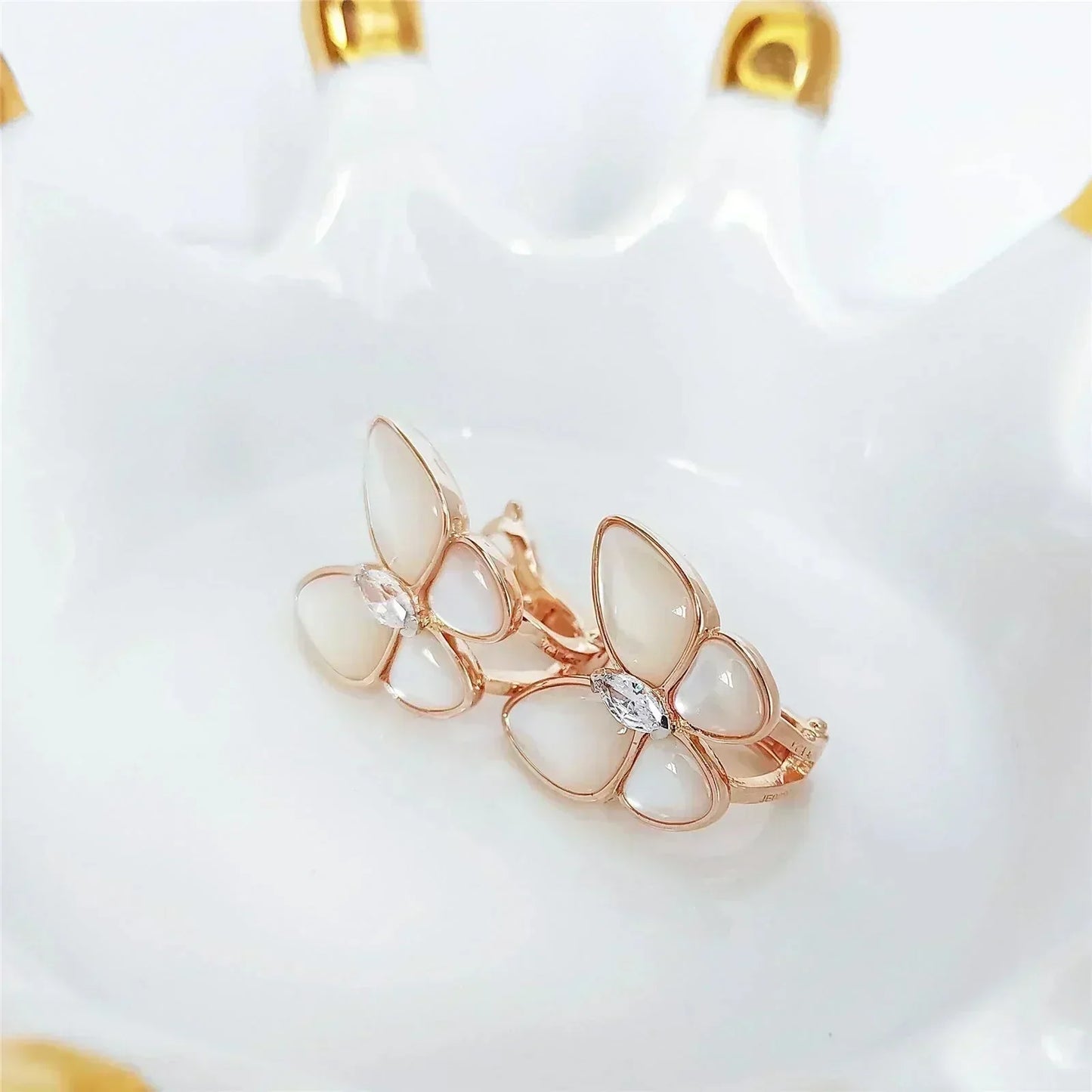 [Luxery]BUTTERFLY MOP DIAMOND EARRINGS
