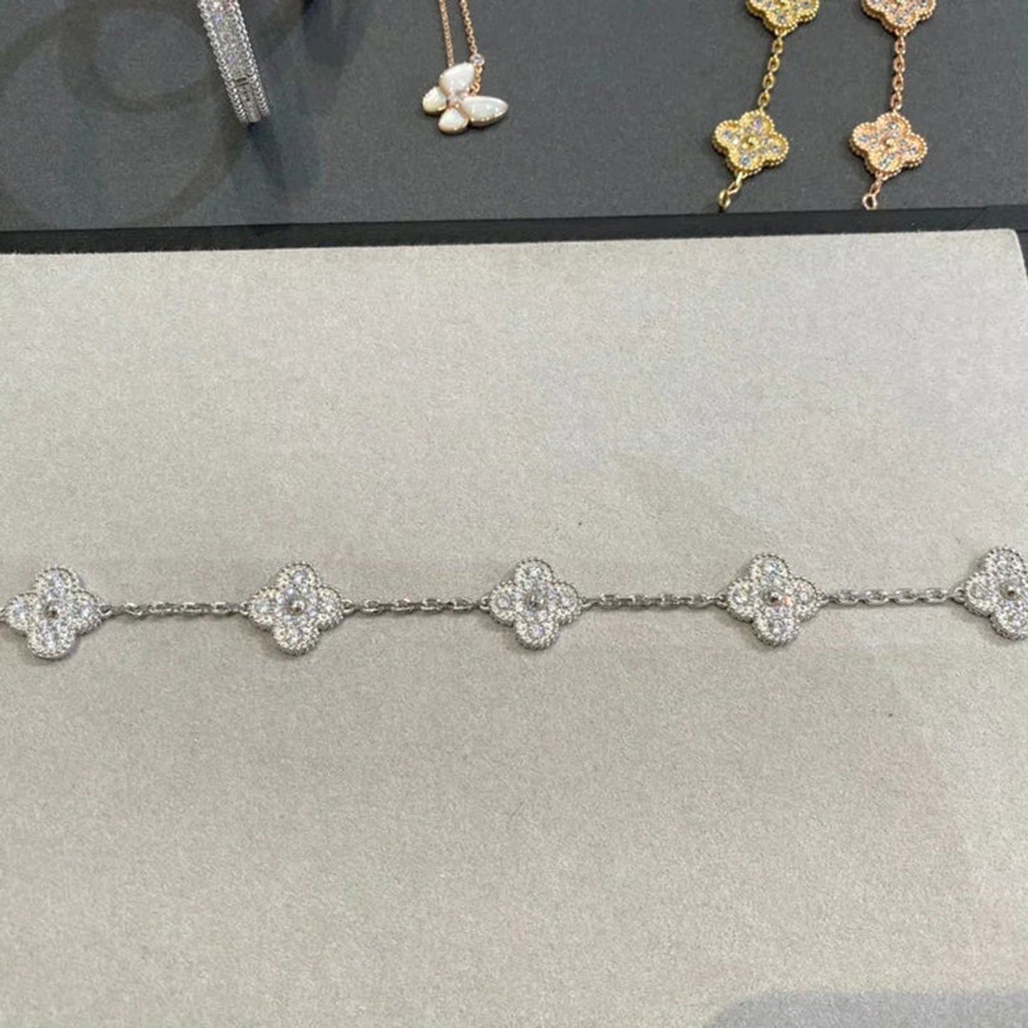 [Luxery] CLOVER 5 MOTIF FULL DIAMOND BRACELET COLLECTION
