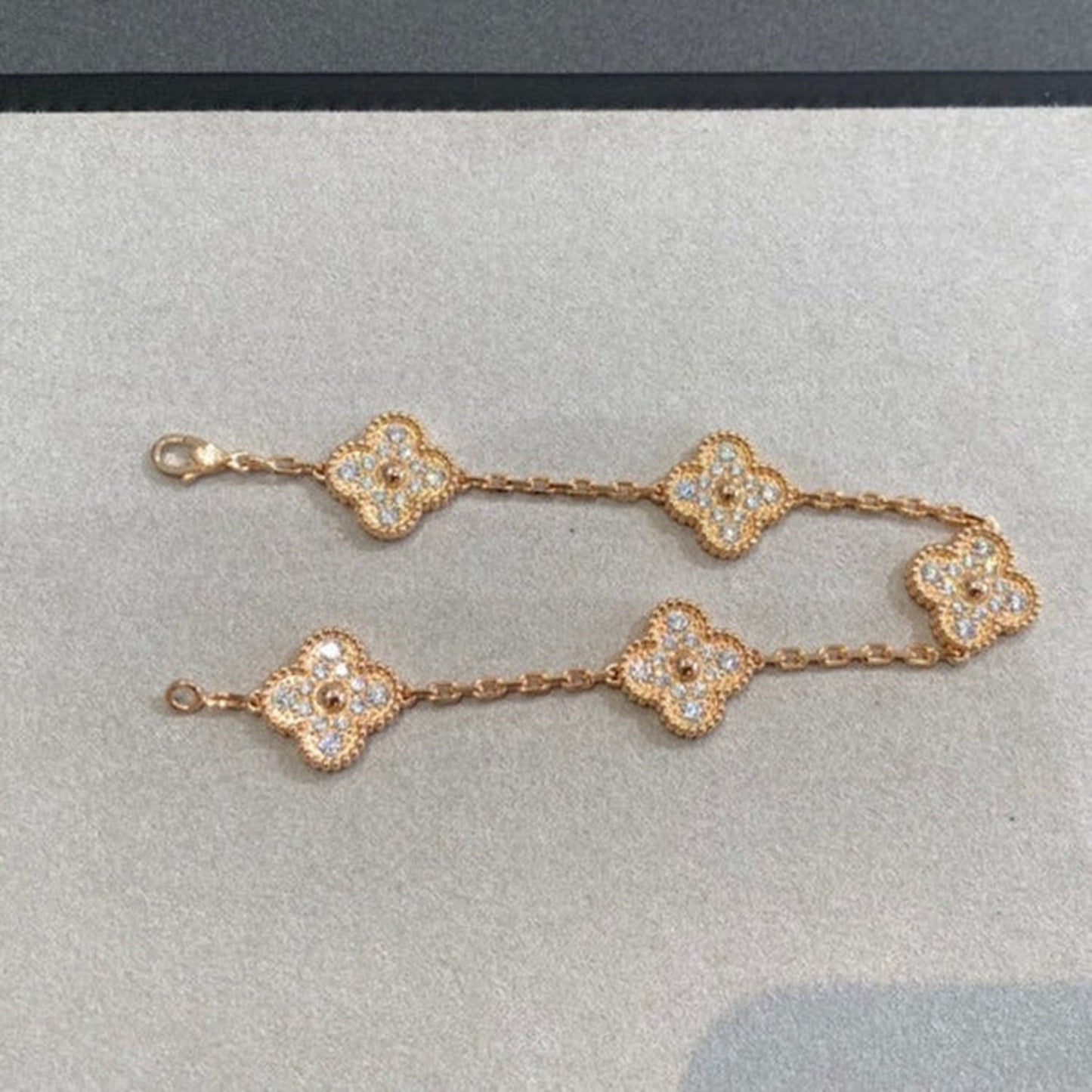 [Luxery] CLOVER 5 MOTIF FULL DIAMOND BRACELET COLLECTION
