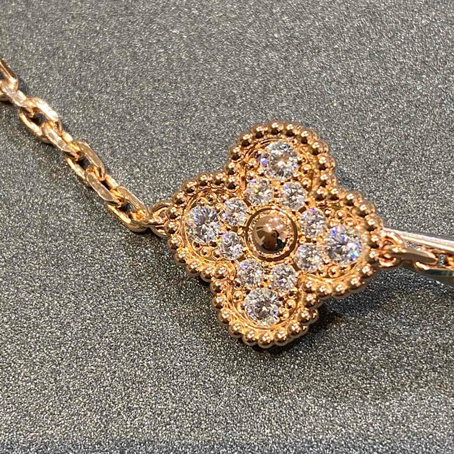 [Luxery] CLOVER 5 MOTIF FULL DIAMOND BRACELET COLLECTION