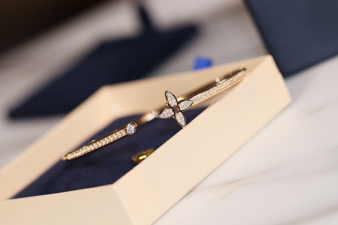 [Luxery]IDYLLE GOLD OPEN BRACELET DIAMOND PAVED
