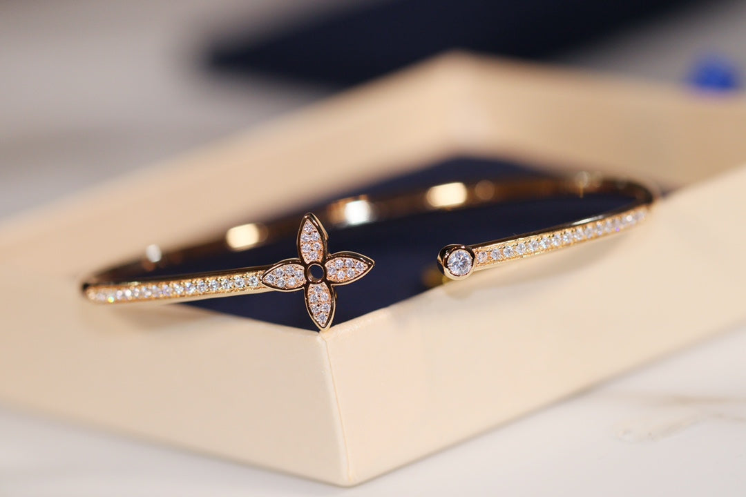 [Luxery]IDYLLE GOLD OPEN BRACELET DIAMOND PAVED