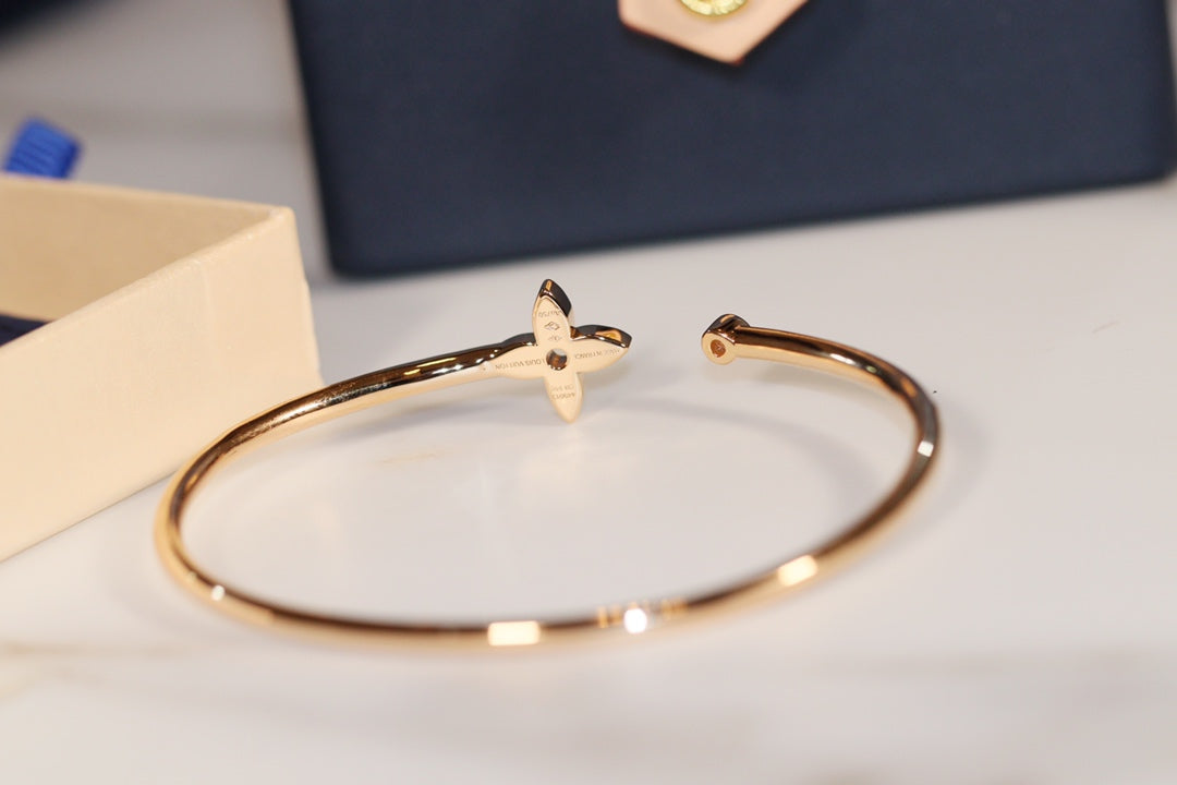 [Luxery]IDYLLE GOLD OPEN BRACELET DIAMOND PAVED