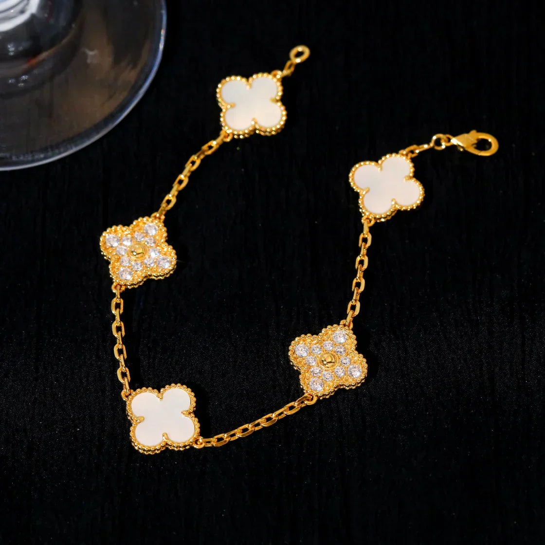 [Luxery]CLOVER WHITE PEARL MOP 5 MOTIF BRACELET COLLECTION