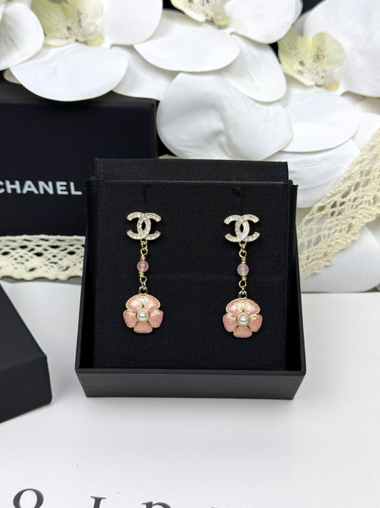 [Luxery]26C Pink Camellia Enamel Pendant with Double C Earrings