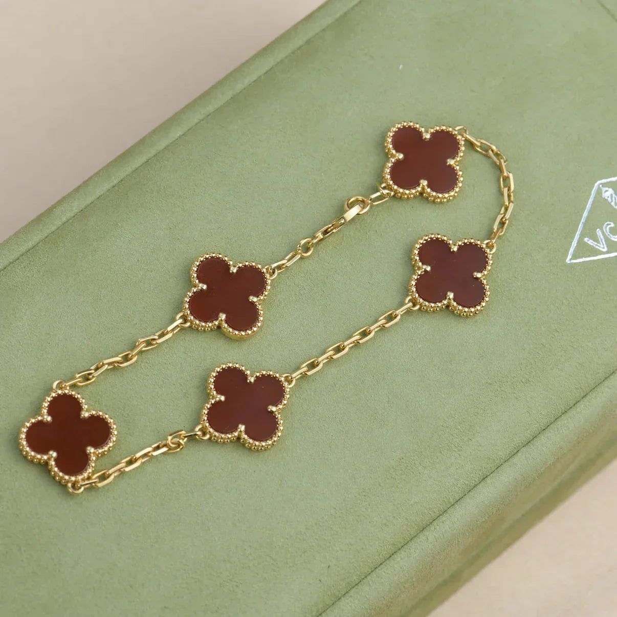 [Luxery] CLOVER 5 MOTIF RED CORNELIAN BRACELET COLLECTION