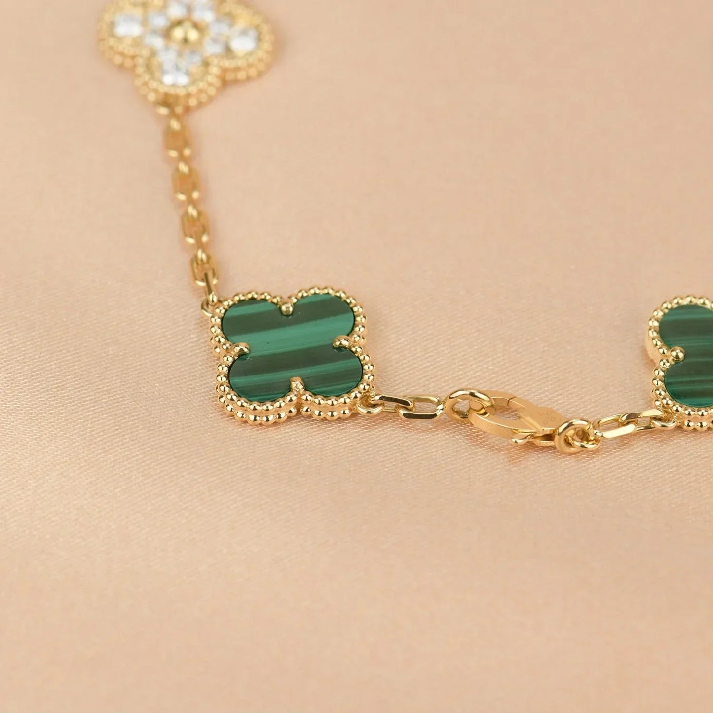 [Luxery] CLOVER 5 MOTIF MALACHITE BRACELET COLLECTION