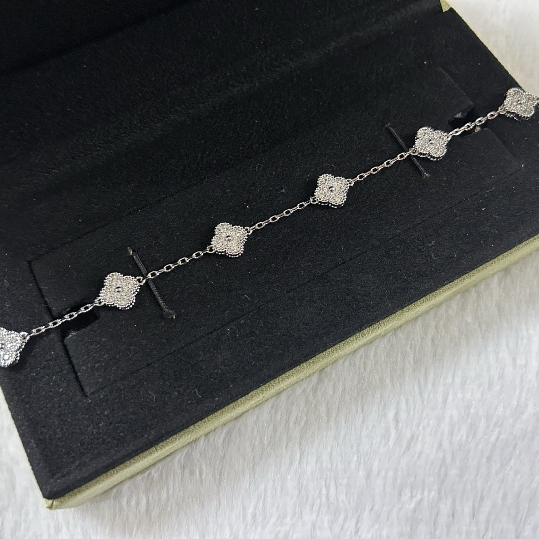 [Luxery]CLOVER 6 MOTIF DIAMOND BRACELET