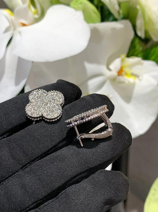 [Luxery]CLOVER 20MM MOTIFS DIAMOND STUD EARRINGS SILVER