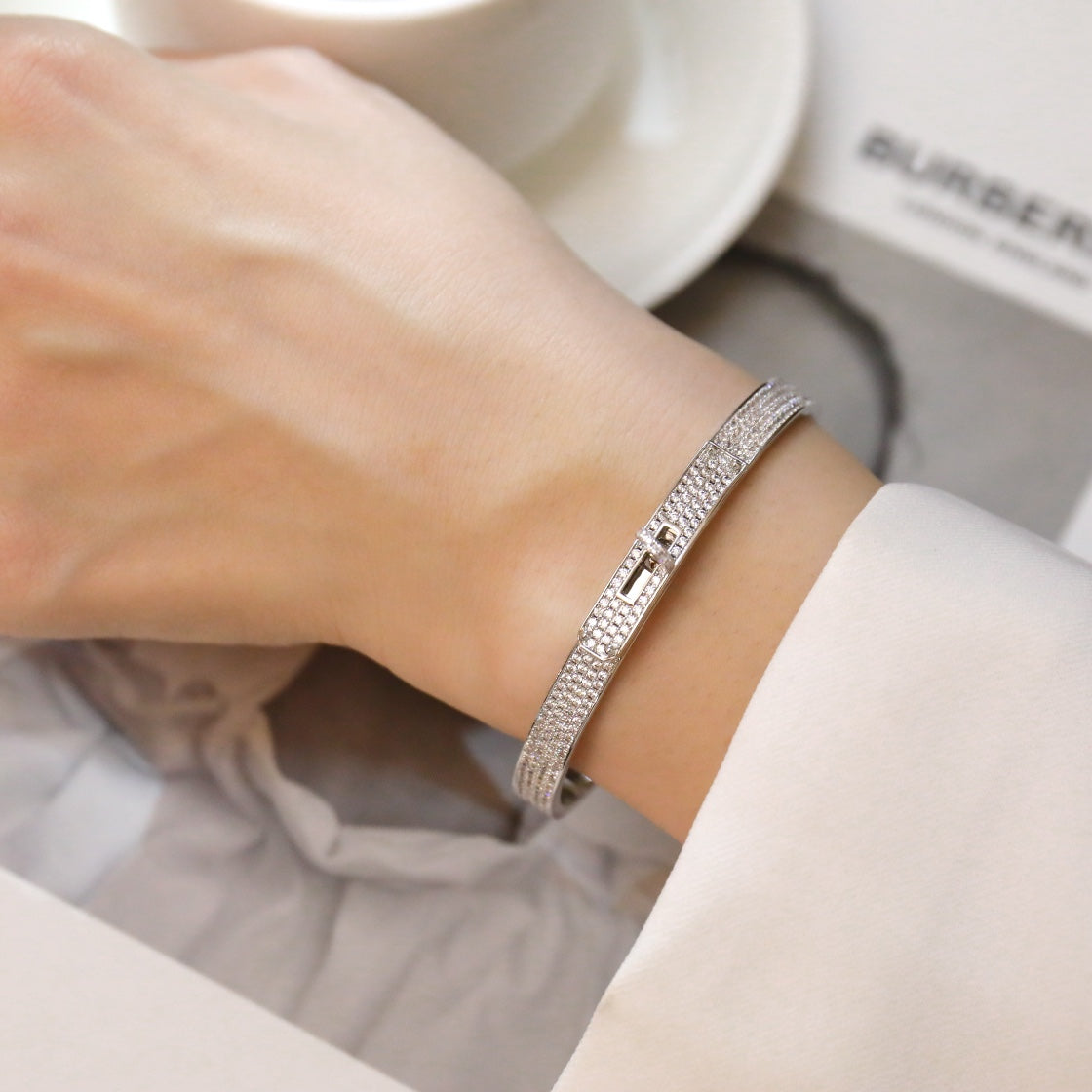 [Luxery]KELLY BRACELET DIAMOND PAVED