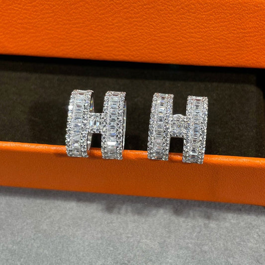 [Luxery]H STUD EARRINGS WITH SILVER DIAMONDS