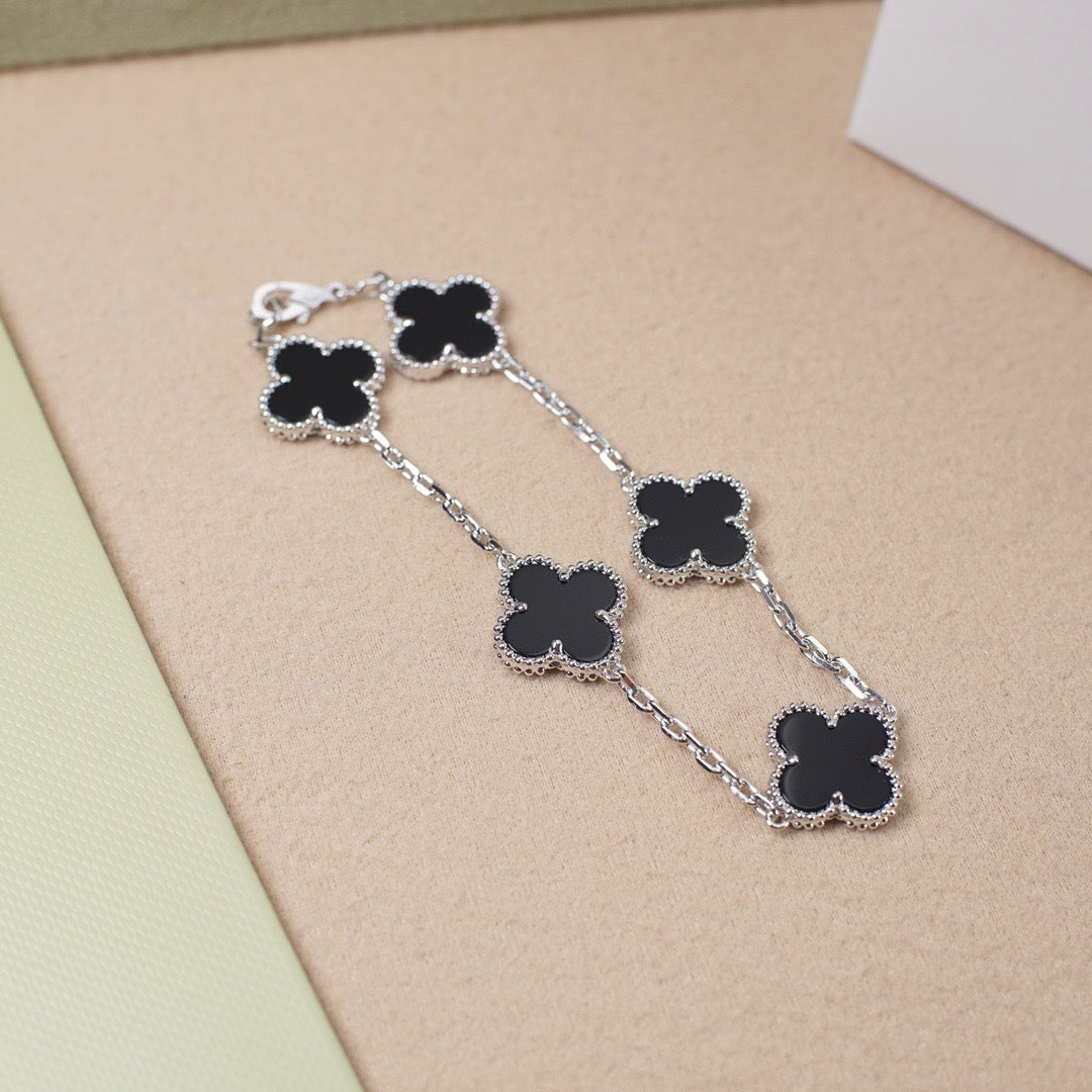 [Luxery] CLOVER 5 MOTIF ONYXS BRACELET COLLECTION