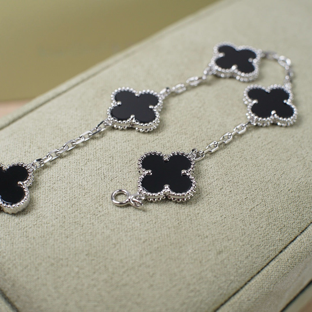 [Luxery] CLOVER 5 MOTIF ONYXS BRACELET COLLECTION