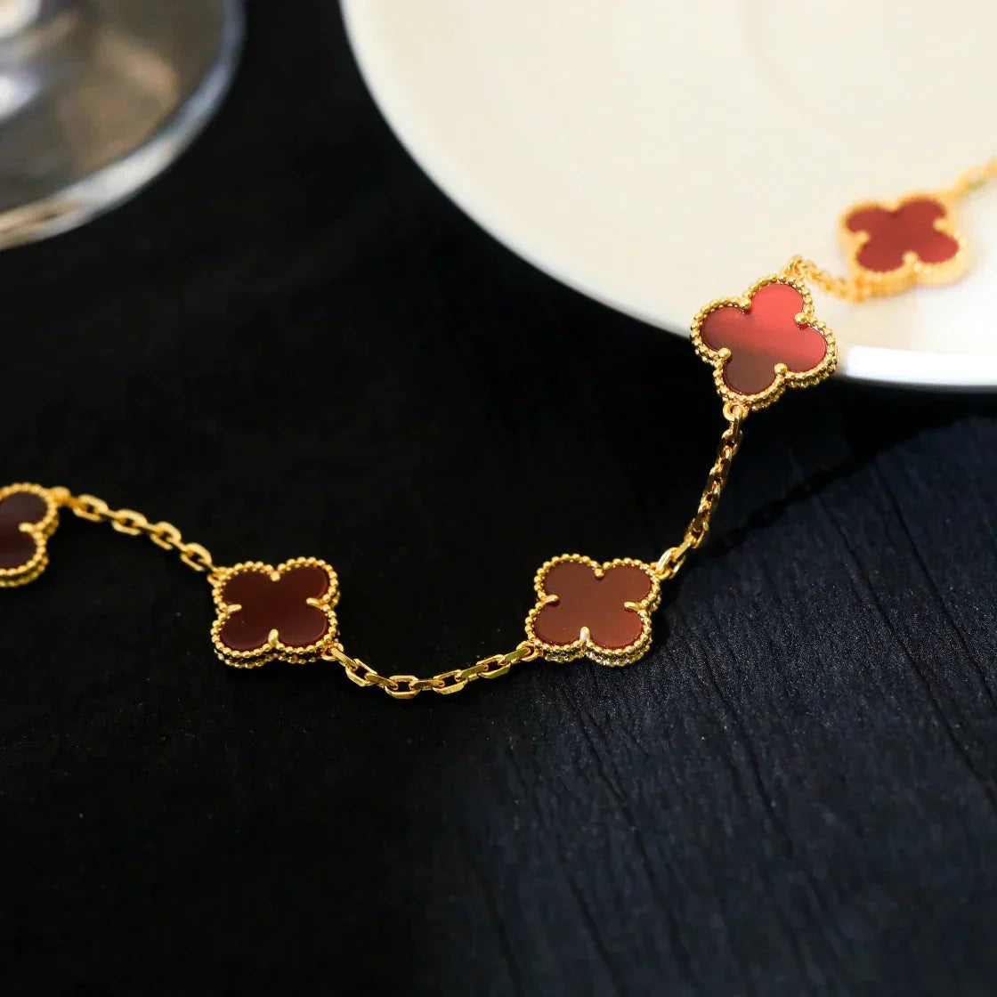 [Luxery] CLOVER 5 MOTIF RED CORNELIAN BRACELET COLLECTION