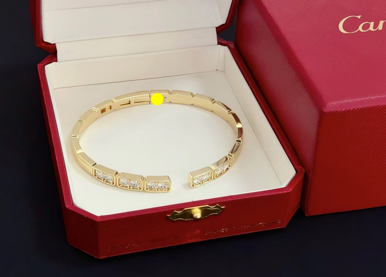 [Luxery jewelrys]LOVE DIAMOND OPEN  BRACELET