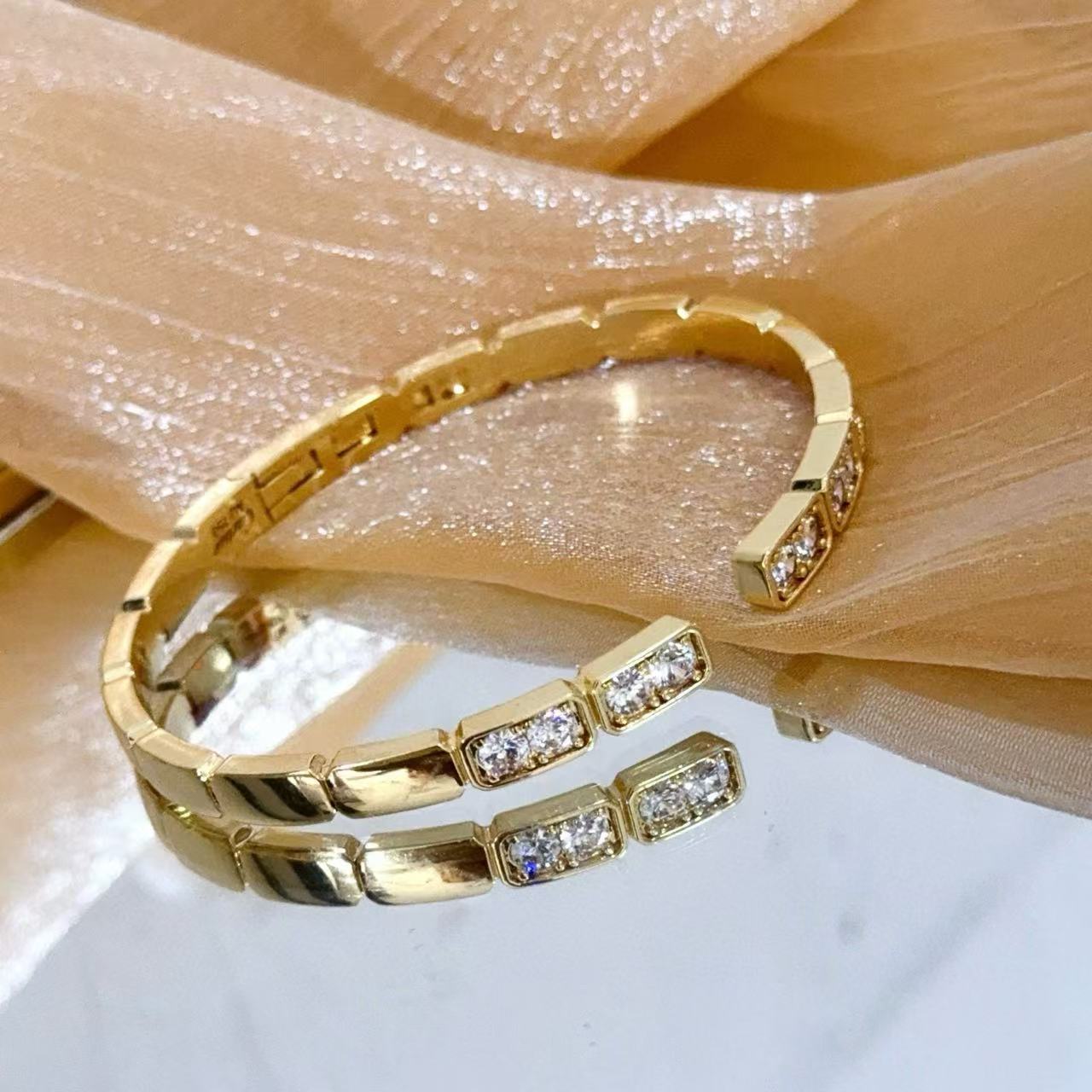[Luxery jewelrys]LOVE DIAMOND OPEN  BRACELET