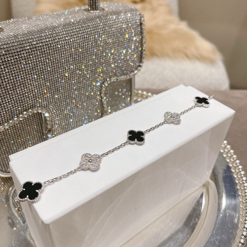 [Luxery] CLOVER 5 MOTIF ONYXS BRACELET COLLECTION