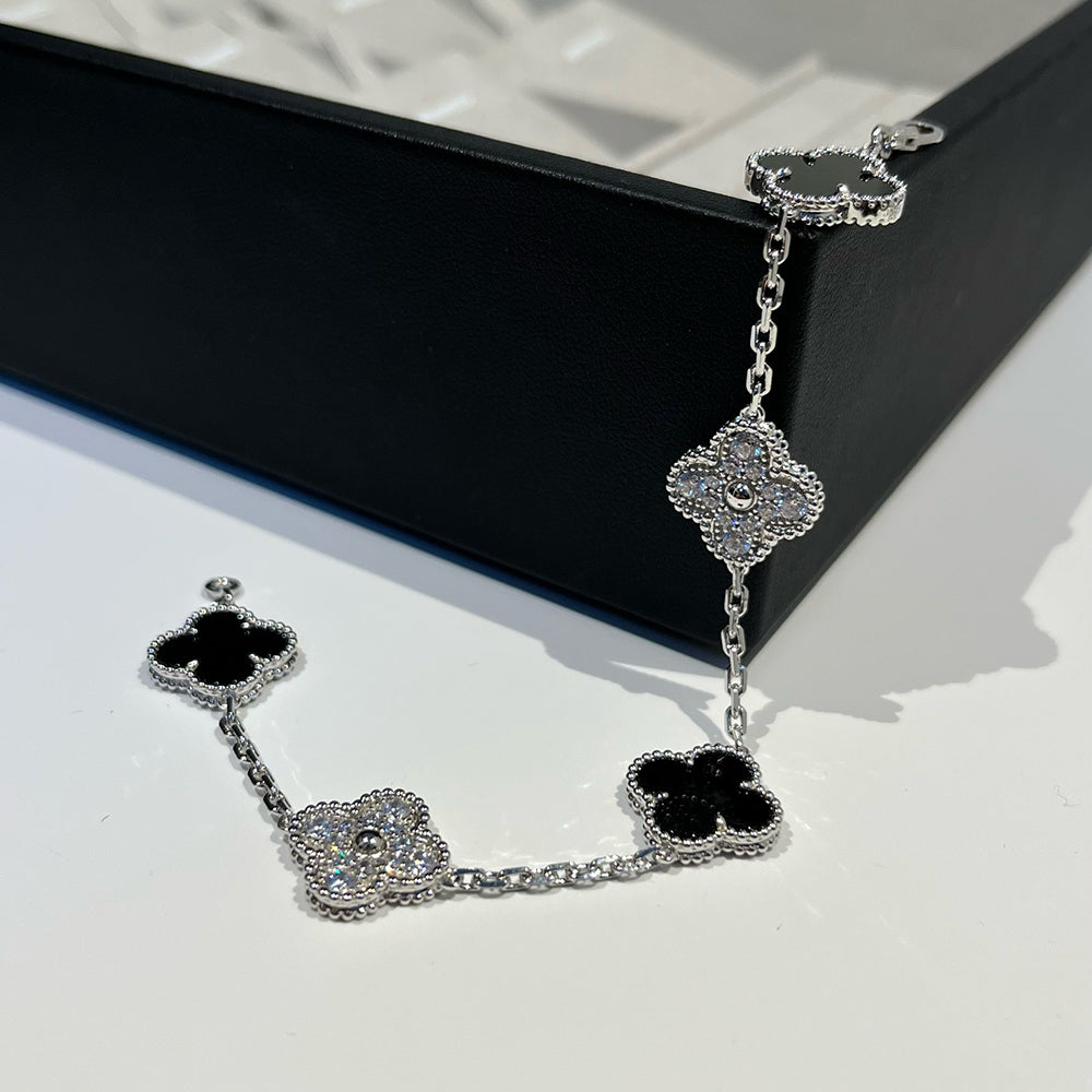 [Luxery] CLOVER 5 MOTIF ONYXS BRACELET COLLECTION