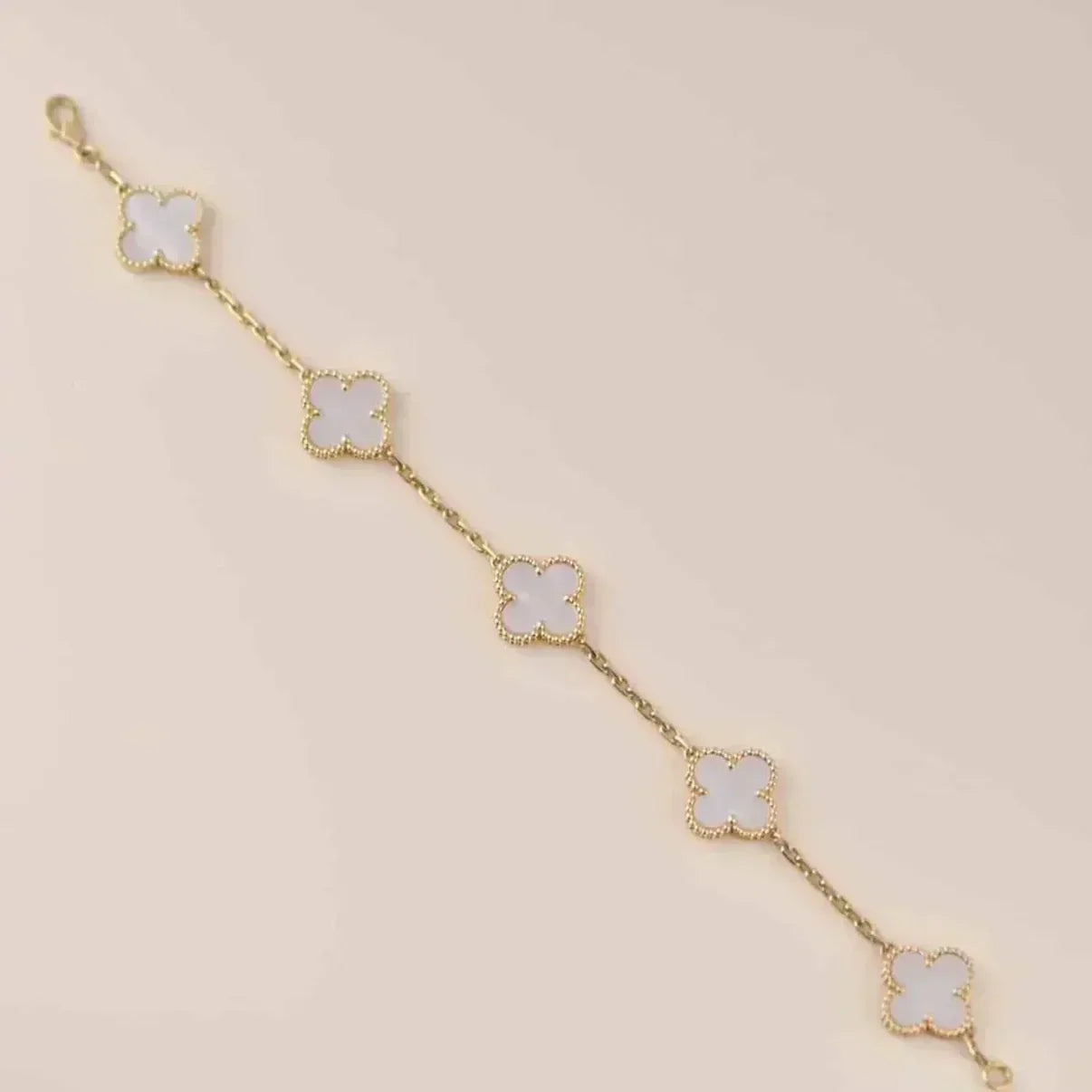[Luxery]CLOVER WHITE PEARL MOP 5 MOTIF BRACELET COLLECTION