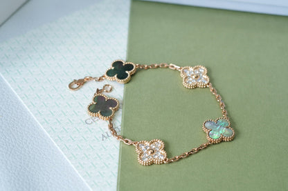 [Luxery] CLOVER 5 MOTIF GRAY MOP BRACELET COLLECTION