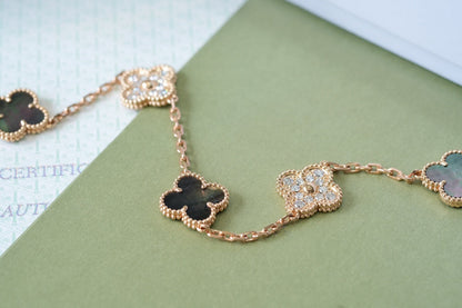 [Luxery] CLOVER 5 MOTIF GRAY MOP BRACELET COLLECTION